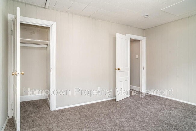 Building Photo - 801 Mohn St