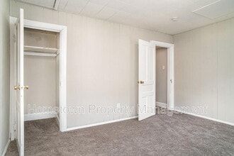 Building Photo - 801 Mohn St