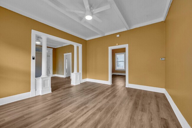 Building Photo - 3823 43rd Ave N