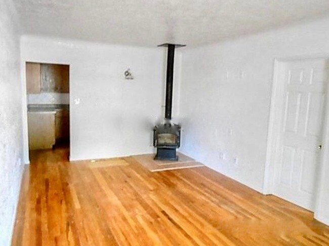 Building Photo - Beautiful South Valley Home, Don't Miss It!