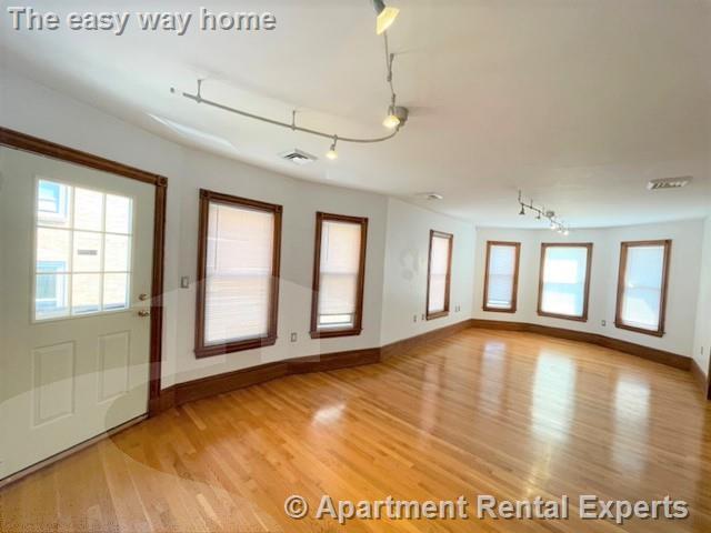 Building Photo - 15 Conwell St