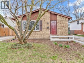 Building Photo - 3700 Wildwood Dr
