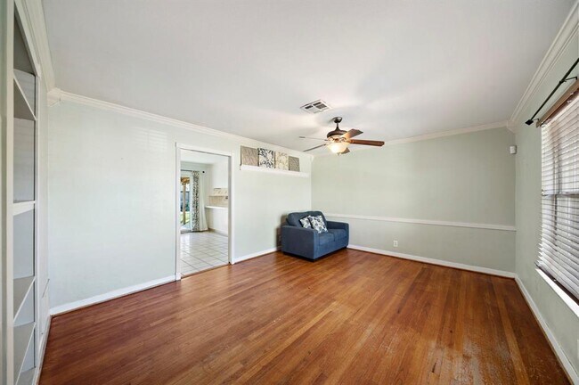 Foto del edificio - 6213 Grape St