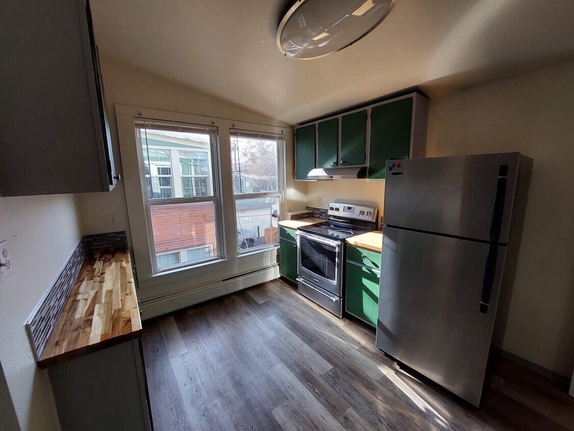 Foto principal - 1449 Josephine St