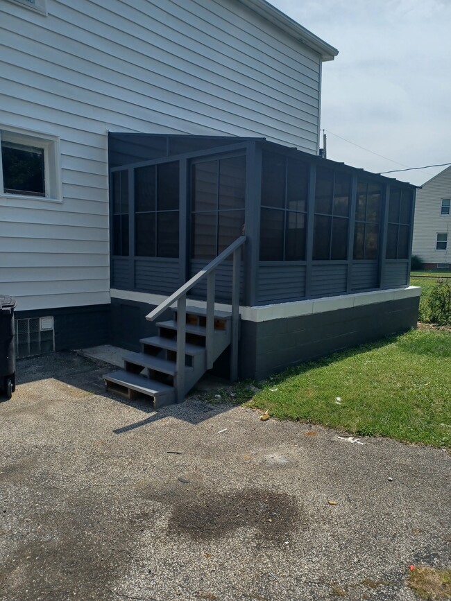 Building Photo - 3822 E 143rd St