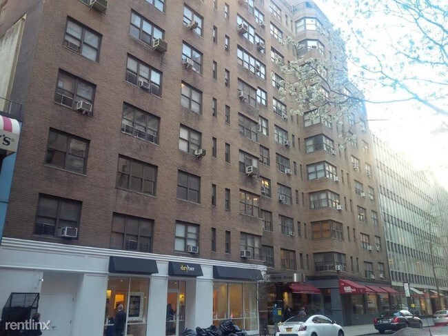 Building Photo - 10 E 56th St