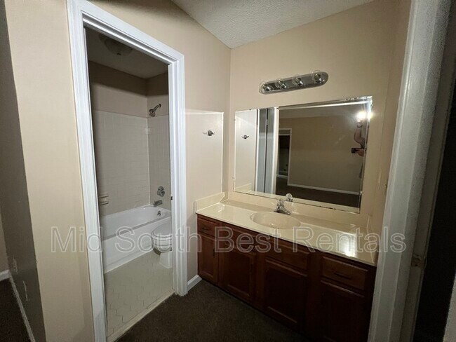 Building Photo - 4617 Sandy Park Dr