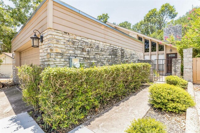 Building Photo - 6007 Gardenridge Hollow