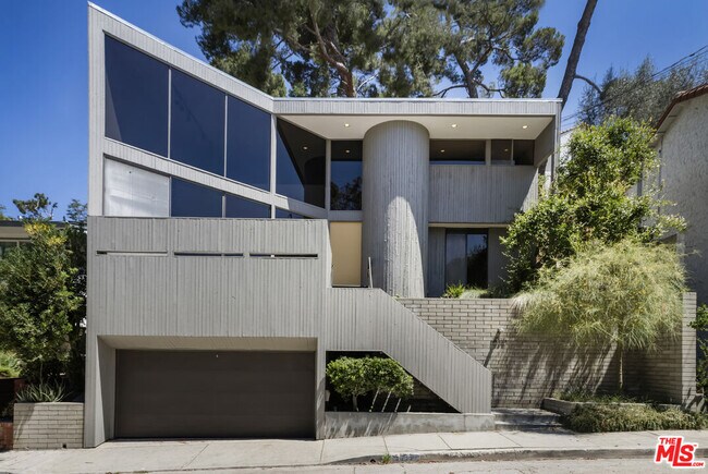 Foto del edificio - 3035 Windsor Ave