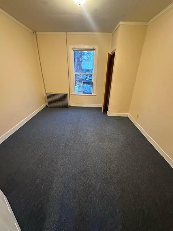 Building Photo - 51 College St