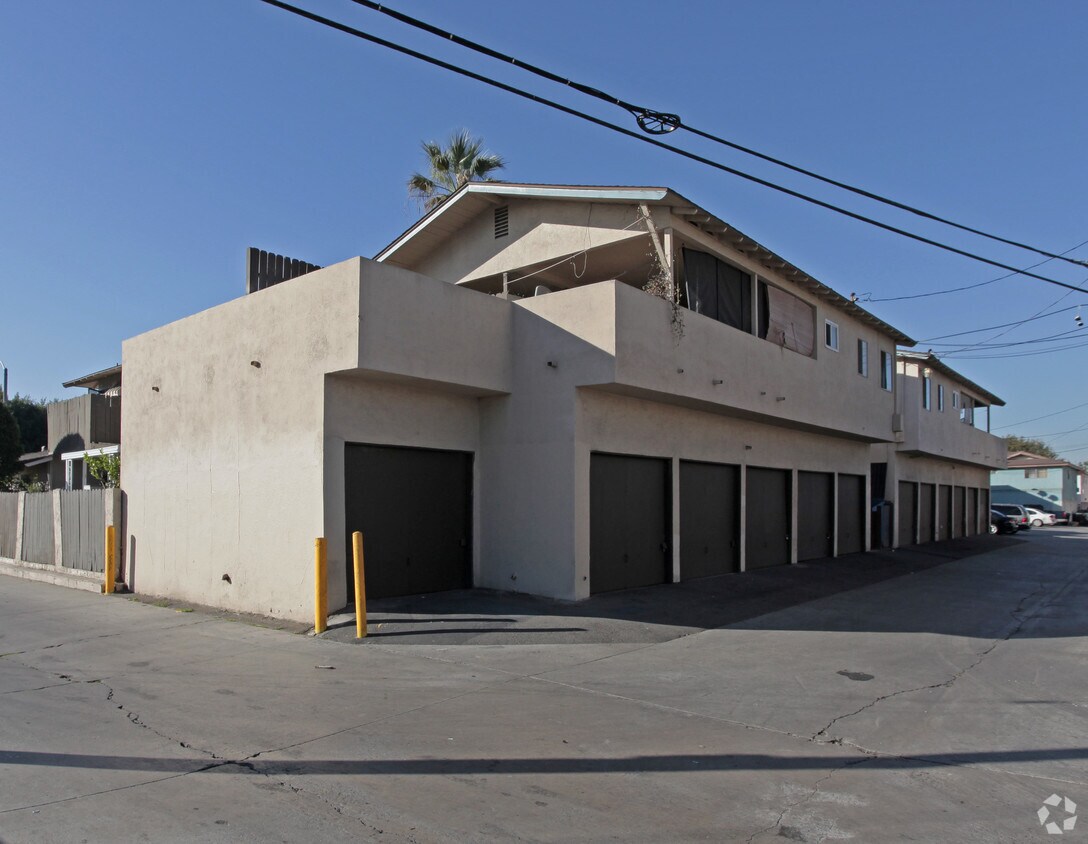 Foto del edificio - 1735 W Ball Rd