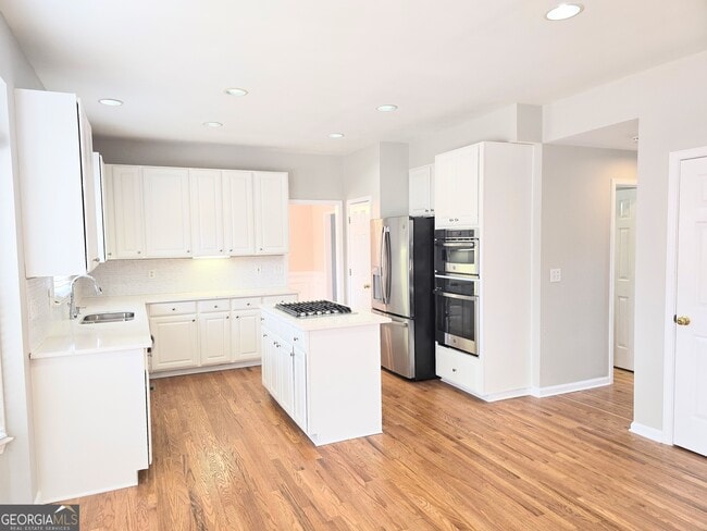 Building Photo - 641 Olde Ivy Way