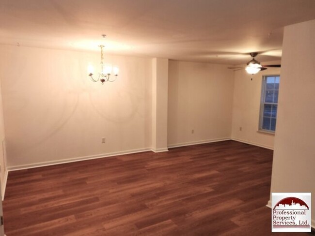 Foto del edificio - 17807 Farragut Way