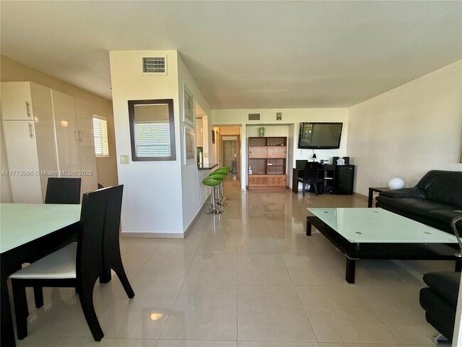 Building Photo - 467 Golden Isles Dr