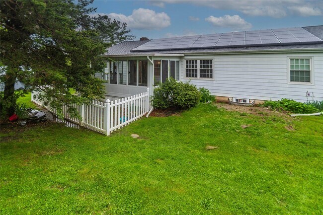 Foto del edificio - 37 Clover Hill Dr
