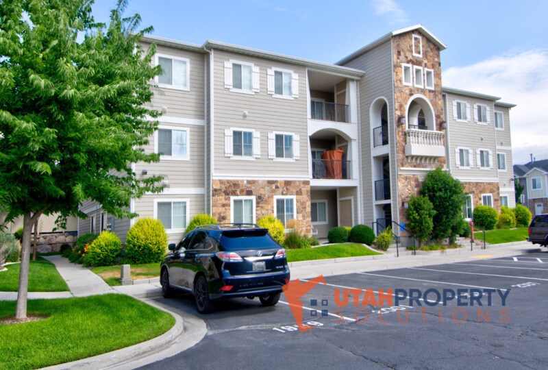 Foto del edificio - 1807 N Crest Rd