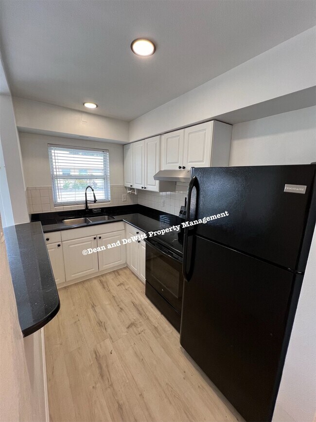 Foto del edificio - 1 Bed/1 Bath - Unit 7