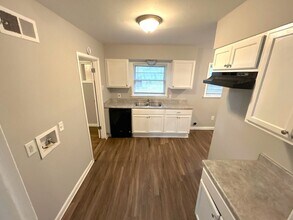 Building Photo - 3156 Clarendon Rd