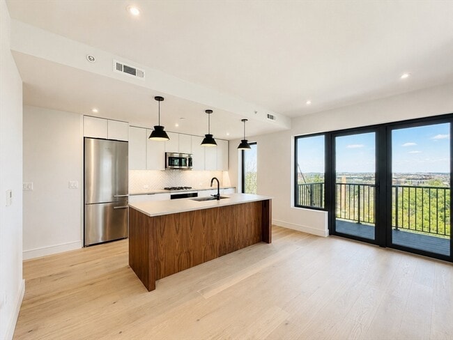 Building Photo - 1 Nevins Hl Wy