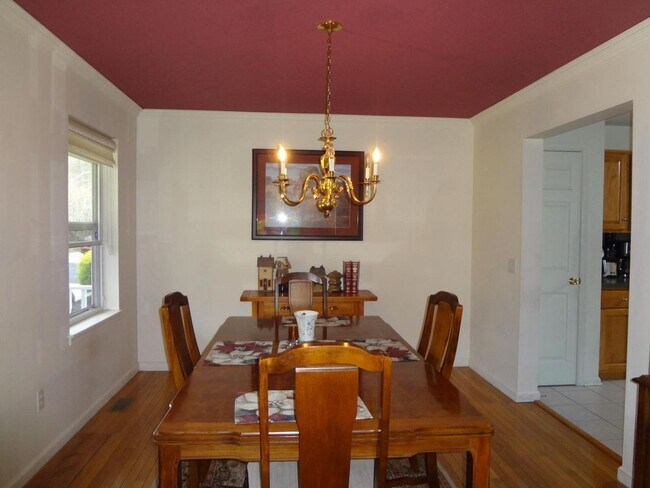 Foto del edificio - 108 Meriwill Ln