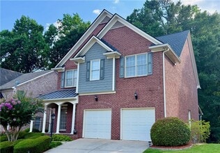 Building Photo - 906 Wescott Ln NE