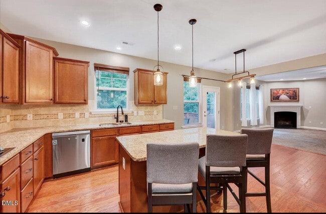 Photo - 900 Bay Bouquet Ln House