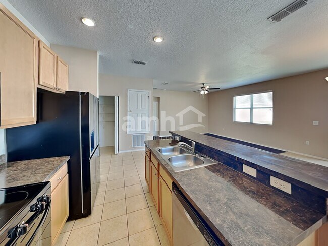 Foto del edificio - 11150 Running Pine Dr