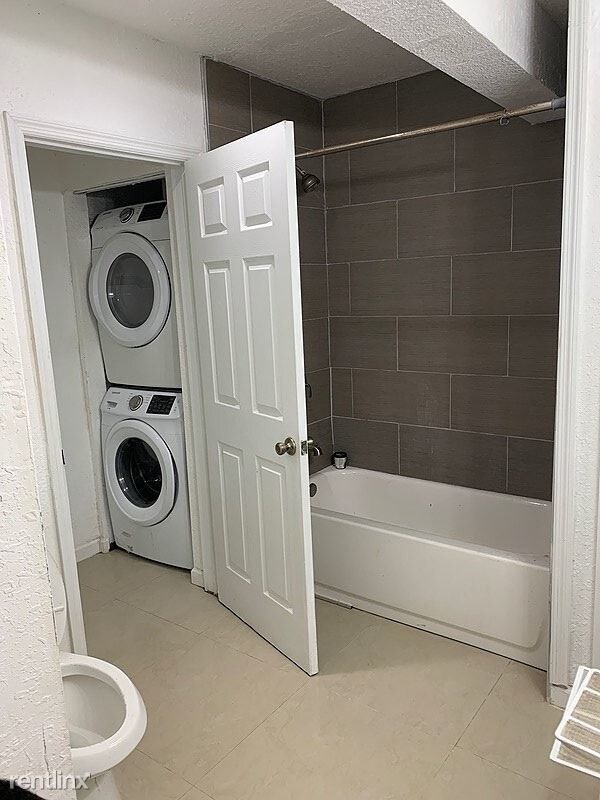 Building Photo - 2 br, 1 bath Apartment - 528 Churchill Road 2