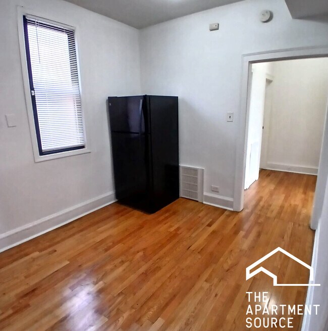 Foto del edificio - 4808 W Barry Ave