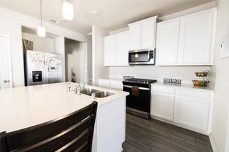 Building Photo - 7155 Blue Oak Dr