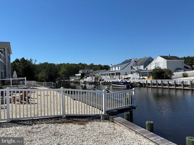 Building Photo - 156 Rodman Dr