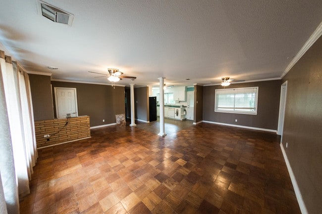 Building Photo - 185 Brady Dr