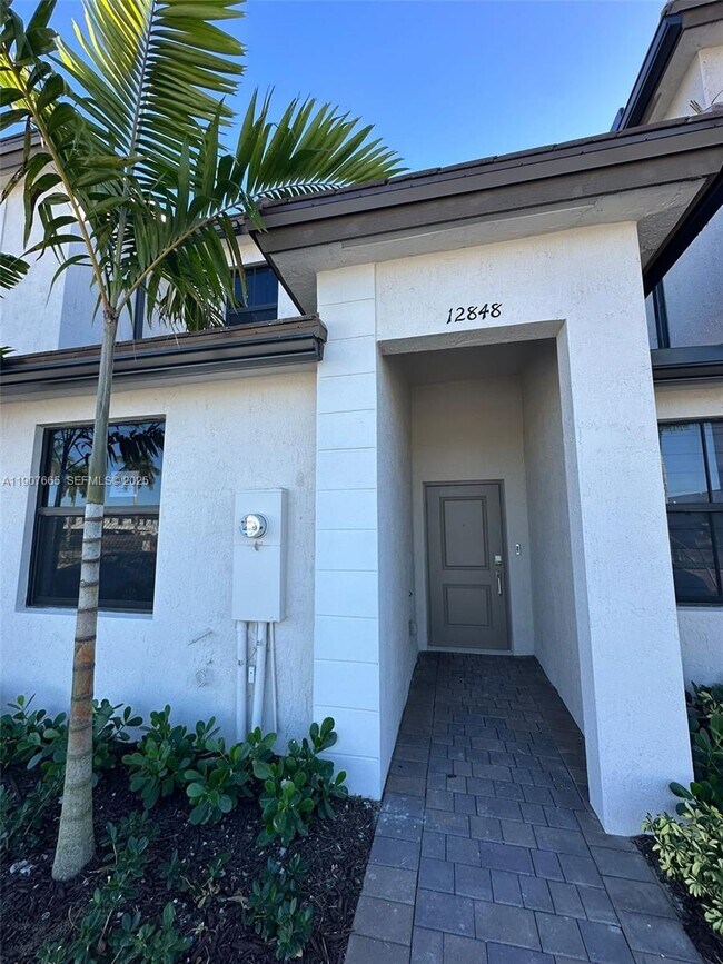 Foto del edificio - 12848 SW 232nd Ter