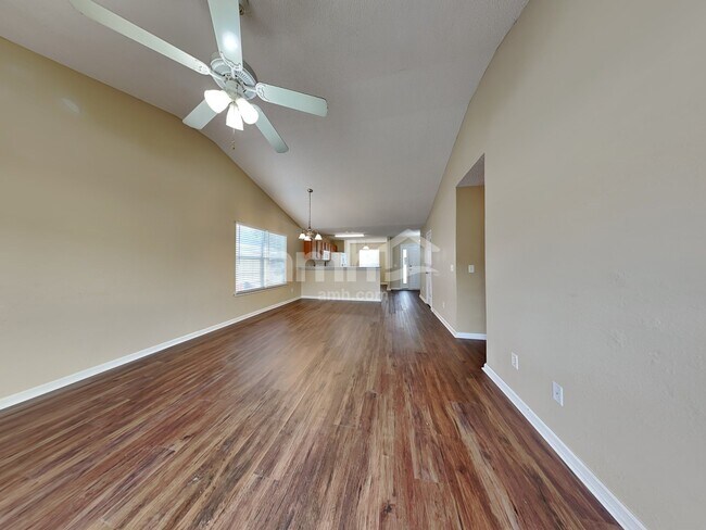 Foto del edificio - 64 Cordage Cir