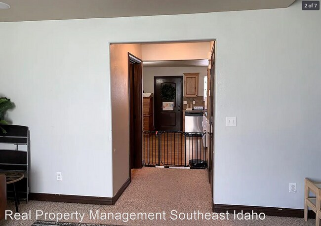 Building Photo - 3 br, 1.5 bath House - 554 Sunflower