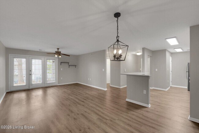 Foto del edificio - 6403 Shelton Circle