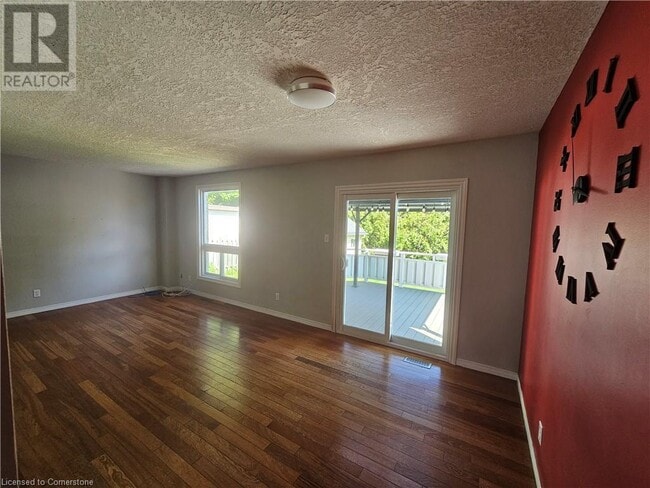 Building Photo - 7 Glendan Ct