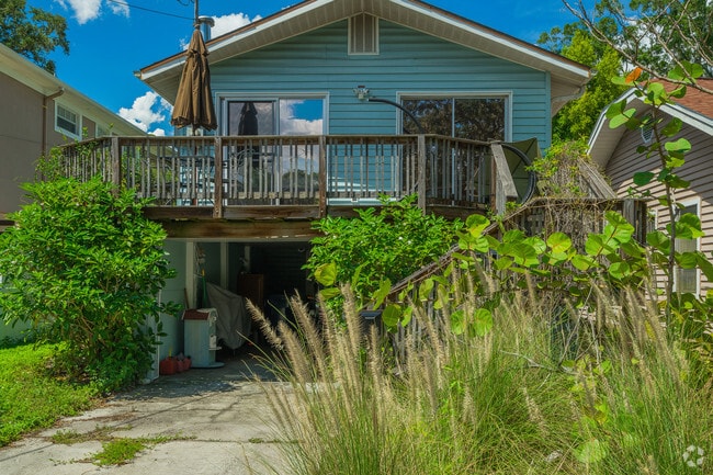 Building Photo - 3315 W Empedrado St