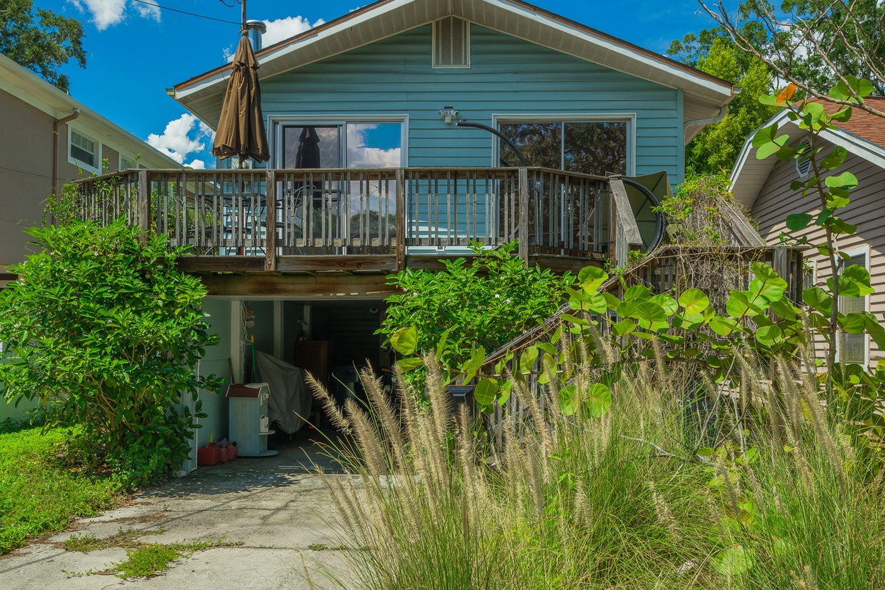 Primary Photo - 3315 W Empedrado St