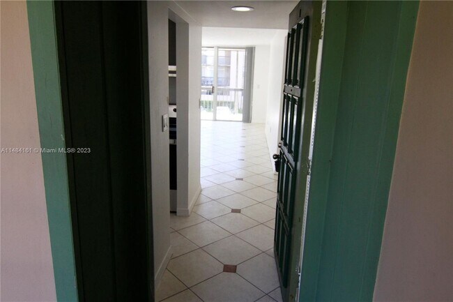Foto del edificio - 10525 SW 112th Ave