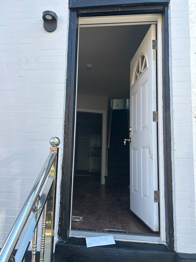 Building Photo - 2921 N Taylor st 3Br house PHA approved al...