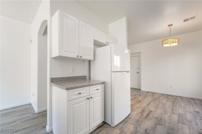 Foto del edificio - 8715 Tomnitz Ave