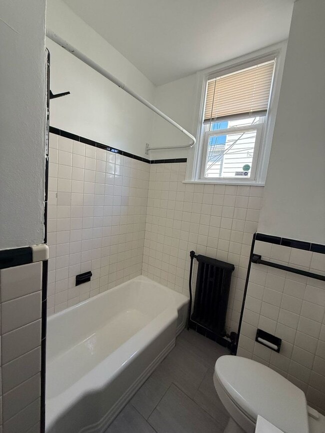 Interior Photo - Oak Woods Collingswood