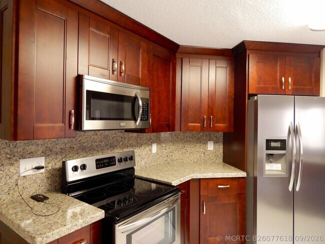 Building Photo - 10430 Buena Ventura Dr