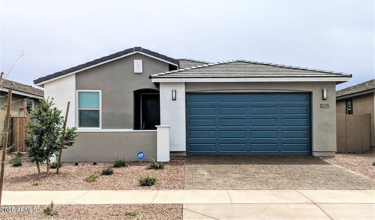 Foto principal - 22495 E Rosa Rd