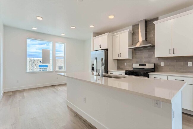 Foto del edificio - 2748 W 68th Ave