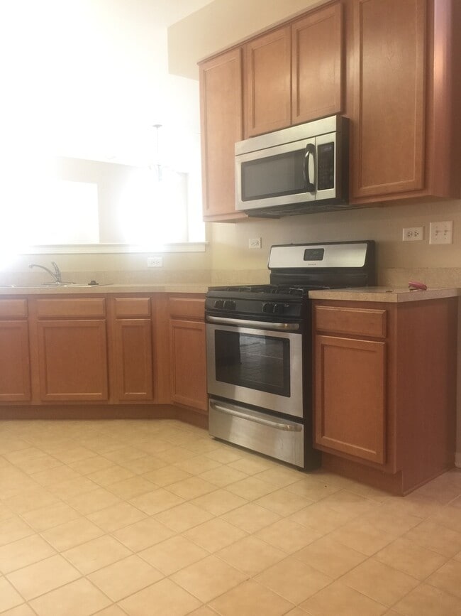 Building Photo - 6531 Blue Sky Ln