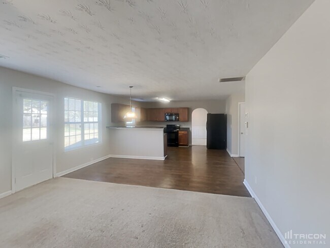Building Photo - 3755 Renfroe Ave