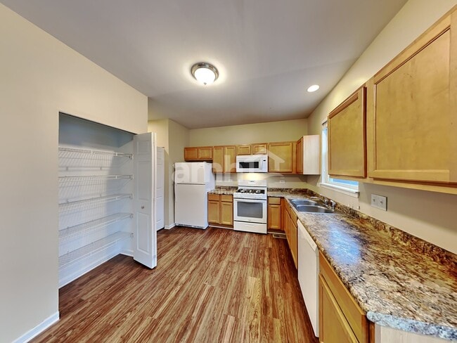 Foto del edificio - 10620 Rushmore Ln