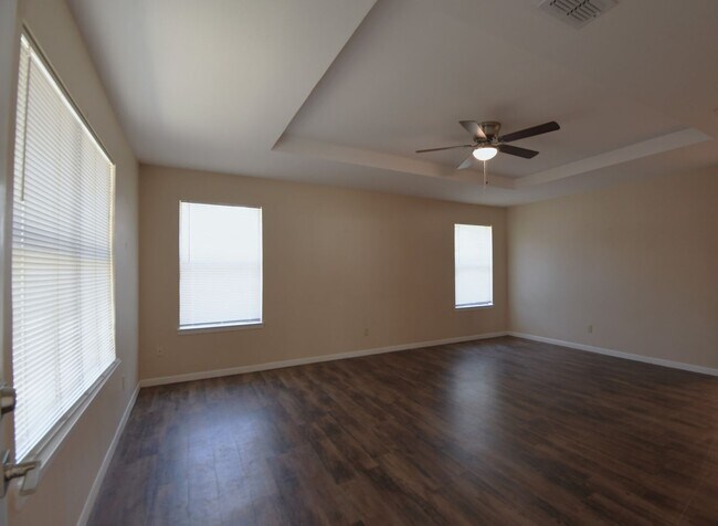 Building Photo - Two Bedroom, Two Bathroom Duplex Near University Of Texas At Tyler